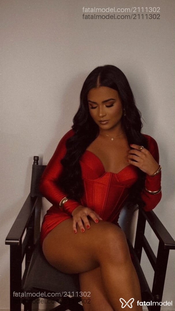 Acompanhante mulher trans morena (o) de olhos castanhos - Hayra
