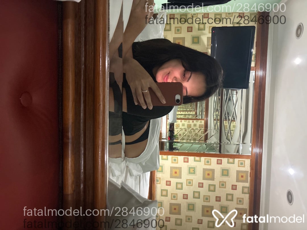 Acompanhante mulher morena (o) de olhos castanhos - Grazi