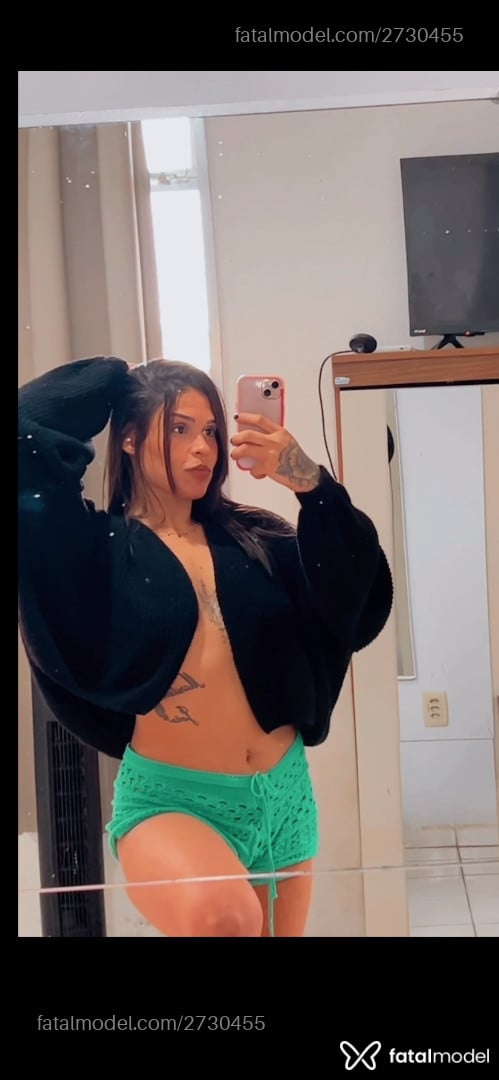 Acompanhante mulher com cabelo castanho de olhos castanhos - Airáa Santos