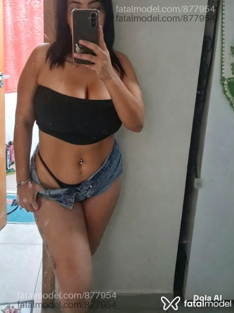 Acompanhante mulher morena (o) de olhos castanhos - Michelli