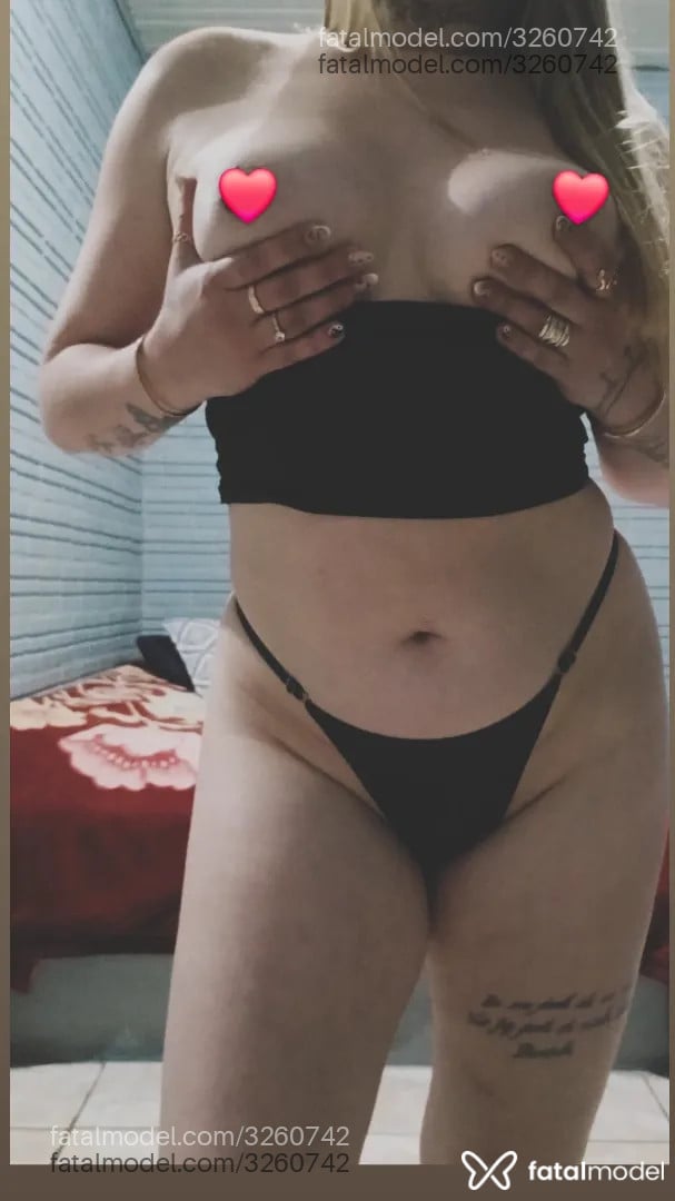 Acompanhante mulher loira (o) de olhos castanhos - Jady