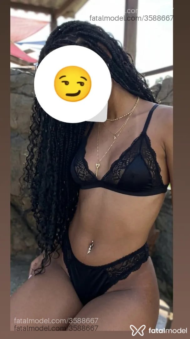 Acompanhante mulher morena (o) de olhos pretos - Luana