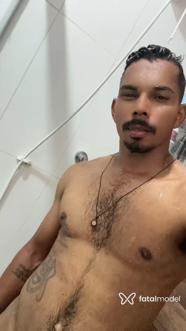 Acompanhante homem morena (o) de olhos castanhos - Leledr