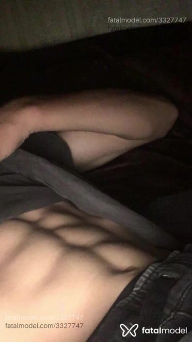 Acompanhante homem morena (o) de olhos castanhos em Caruaru - Ffff