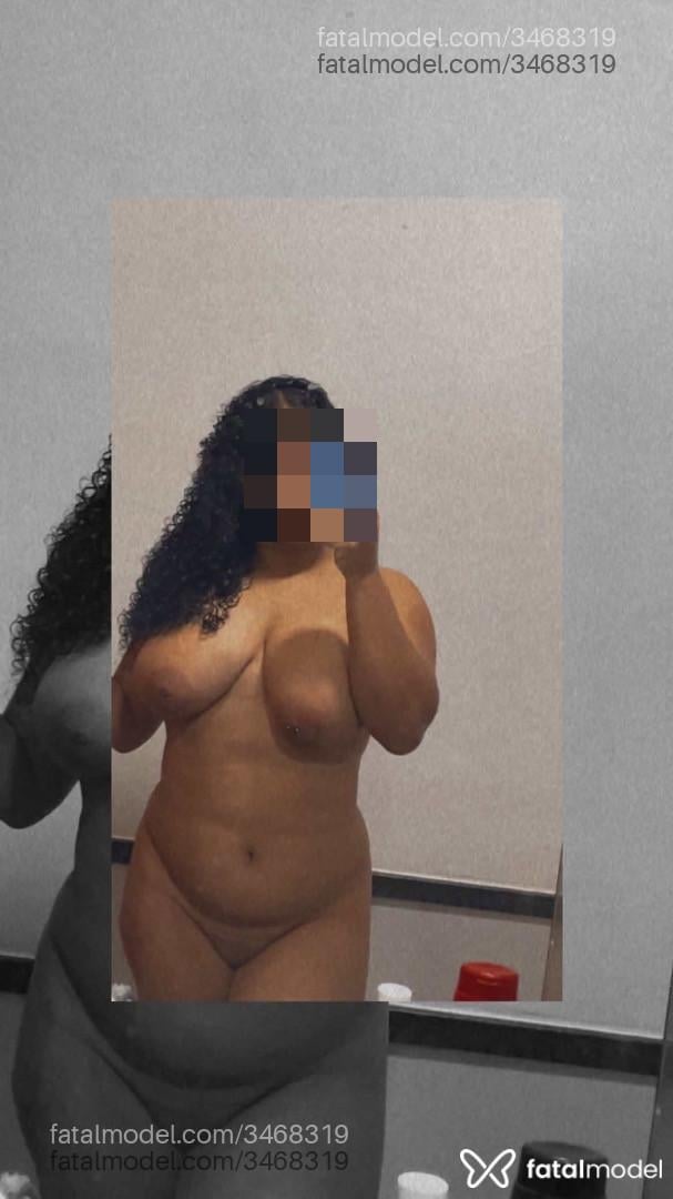 Acompanhante mulher morena (o) de olhos castanhos - Morena