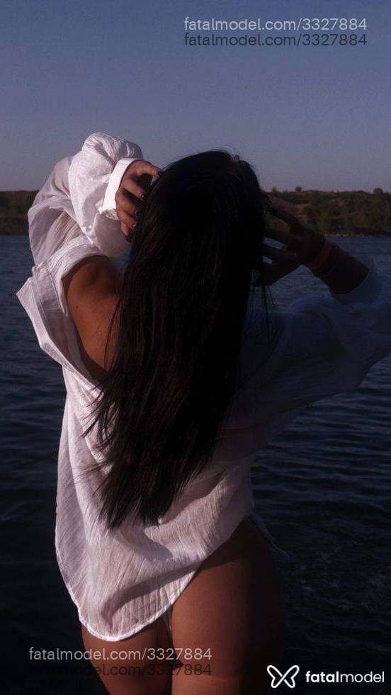Acompanhante mulher morena (o) de olhos castanhos - Ella Wild