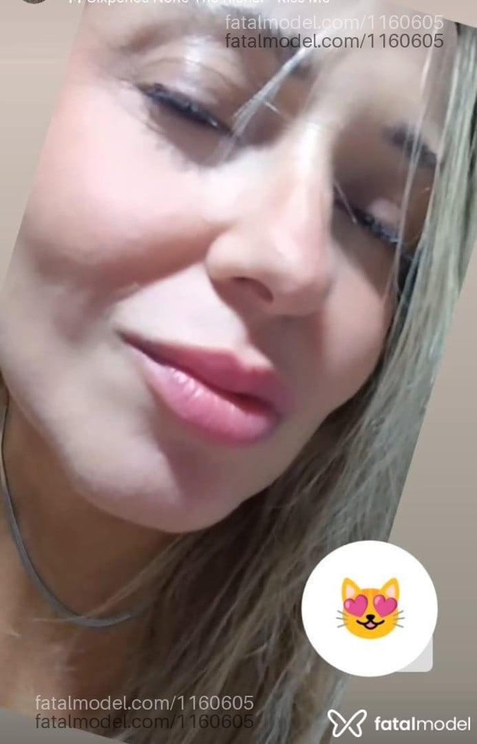 Acompanhante mulher loira (o) de olhos mel - Nanda Nobre