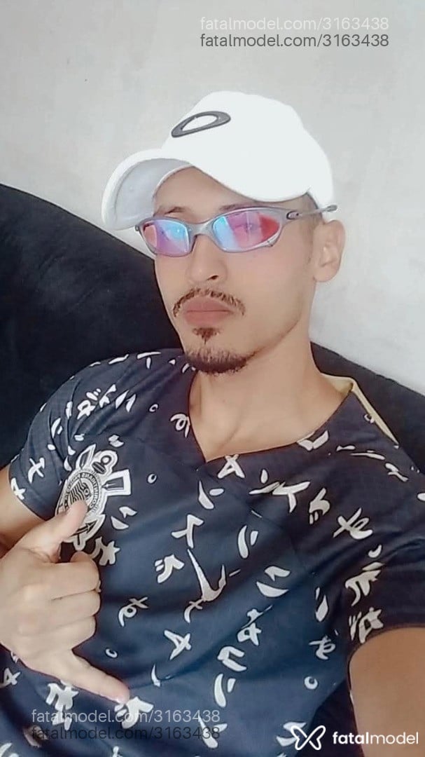 Acompanhante homem morena (o) de olhos castanhos - Tiago