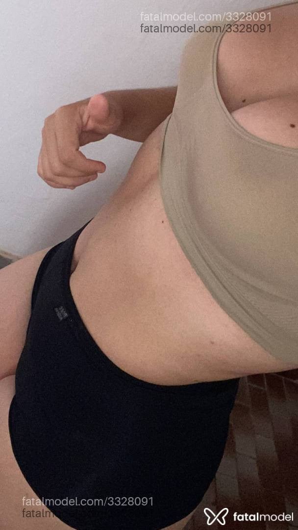 Acompanhante mulher morena (o) de olhos castanhos - Natália Velar