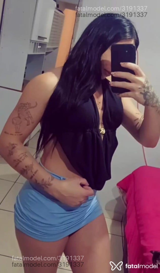 Acompanhante mulher trans morena (o) de olhos verdes - Kellly