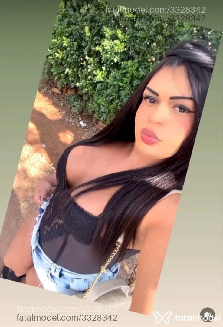 Acompanhante mulher trans morena (o) de olhos castanhos - Larissa