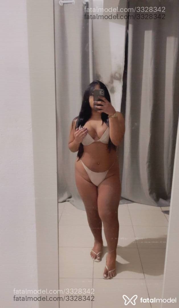 Acompanhante mulher trans morena (o) de olhos castanhos - Larissa