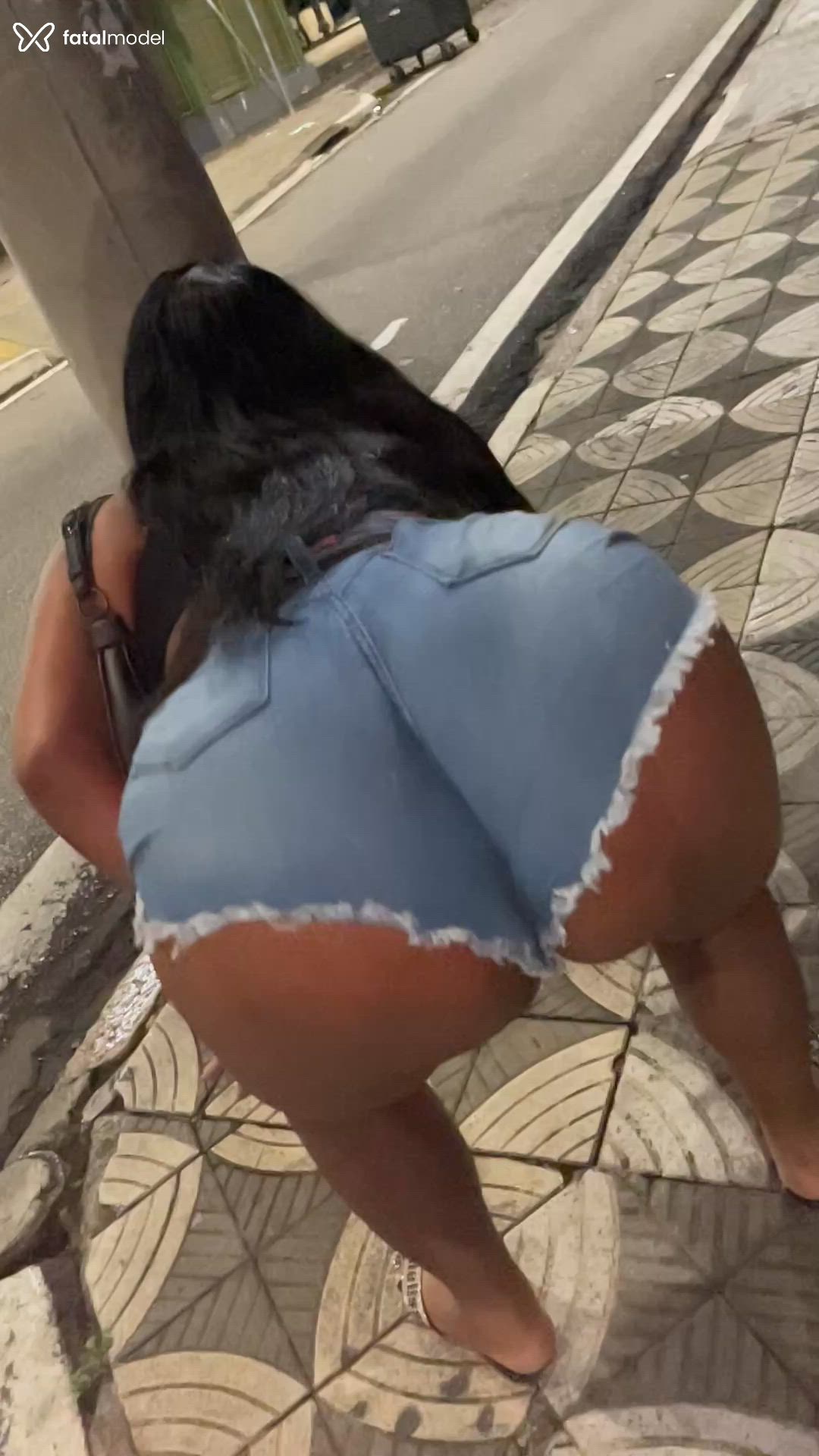 Acompanhante mulher trans morena (o) de olhos castanhos - Larissa