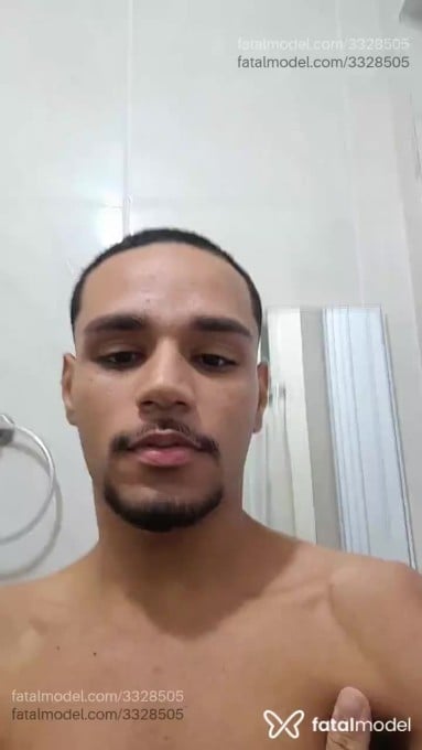 Acompanhante homem com cabelo castanho de olhos castanhos em Rio de Janeiro - Joao Pedro Farias