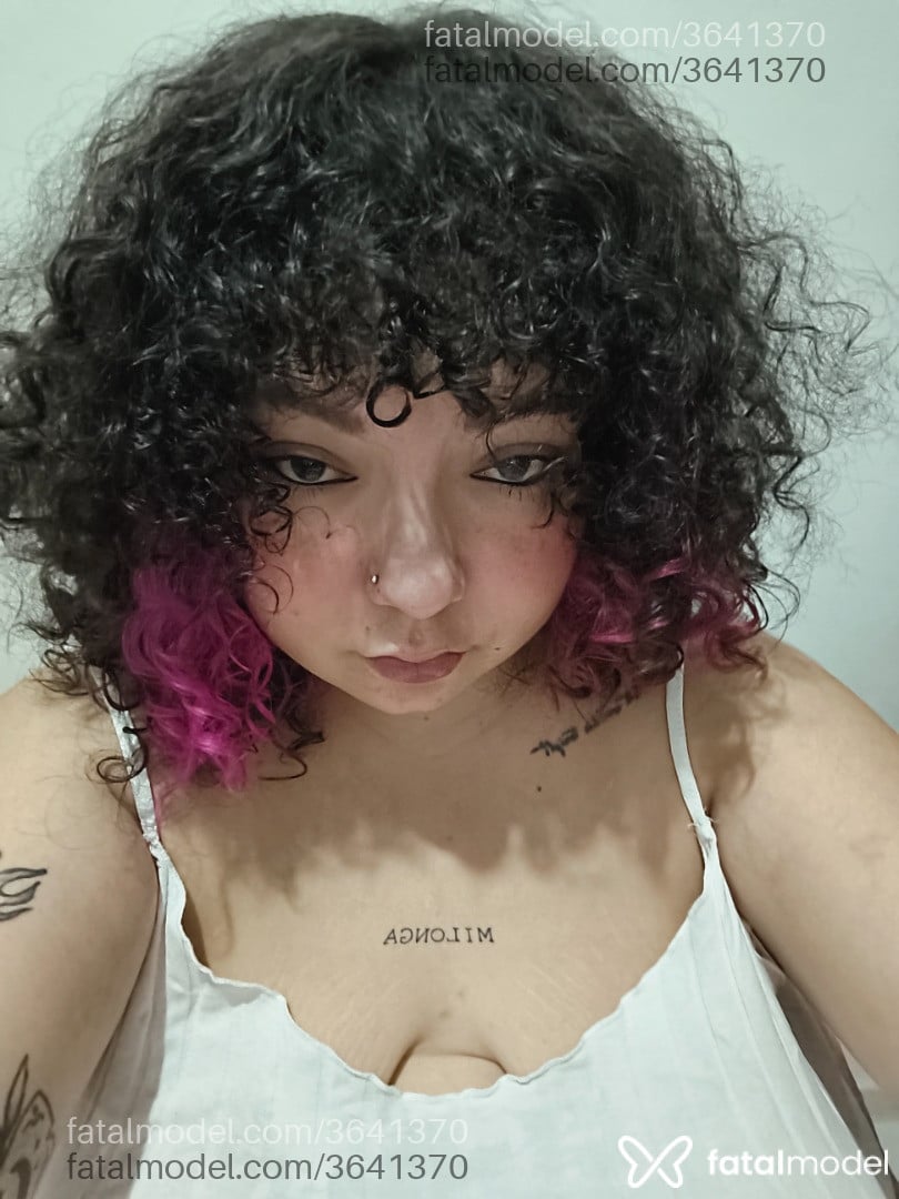 Acompanhante mulher com cabelo castanho de olhos castanhos - Moonchild