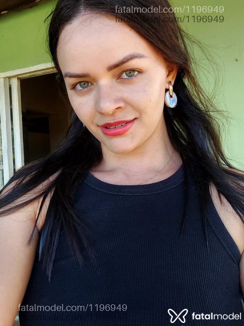 Acompanhante mulher loira (o) de olhos azuis - YSA MODELLO