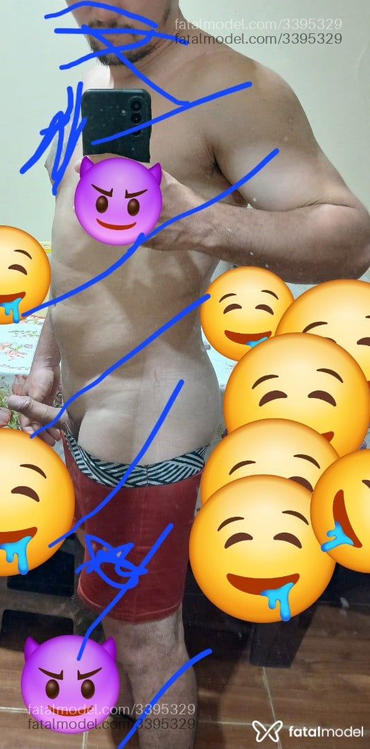 Acompanhante homem com cabelo castanho de olhos pretos - Ramon