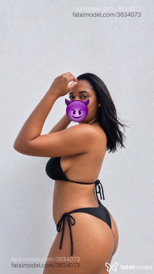 Acompanhante mulher com cabelo castanho de olhos castanhos - Nicole