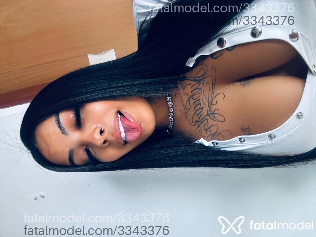Acompanhante mulher morena (o) de olhos castanhos - Tifany Belline