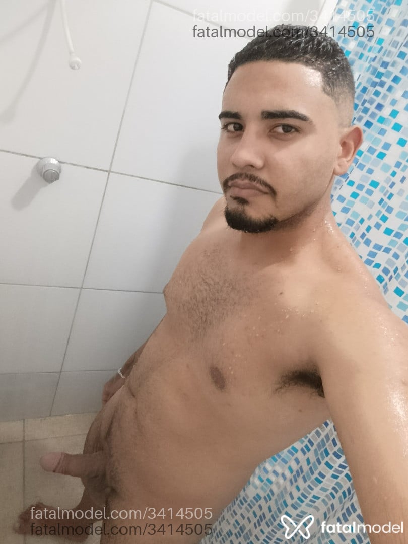 Acompanhante homem morena (o) de olhos pretos - Piettro