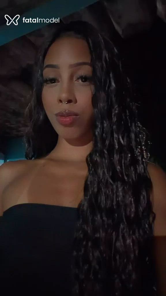 Acompanhante mulher morena (o) de olhos castanhos - Hellen