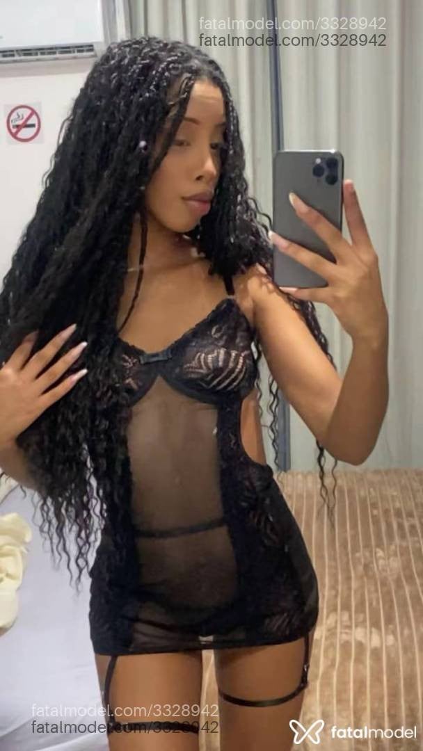 Acompanhante mulher morena (o) de olhos castanhos - Kyara Reis