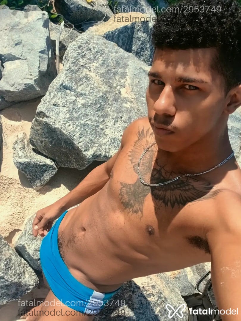 Acompanhante homem morena (o) de olhos pretos - Thiago