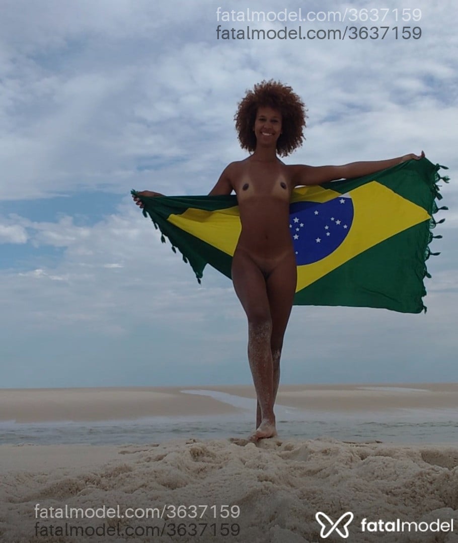 Acompanhante mulher morena (o) de olhos castanhos - Ester