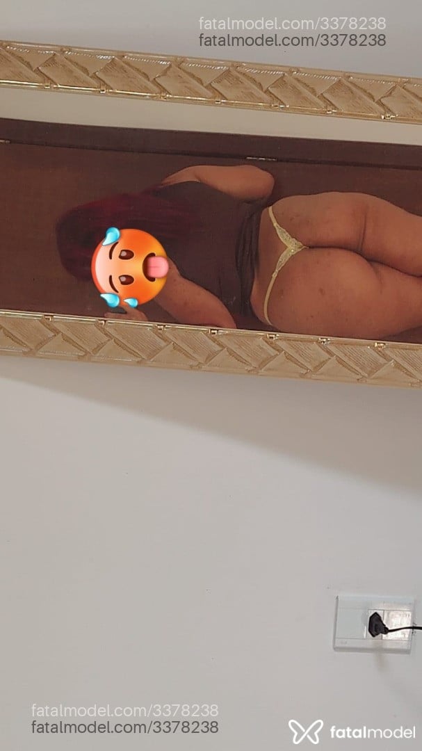 Acompanhante mulher com cabelo castanho de olhos mel - Crystall