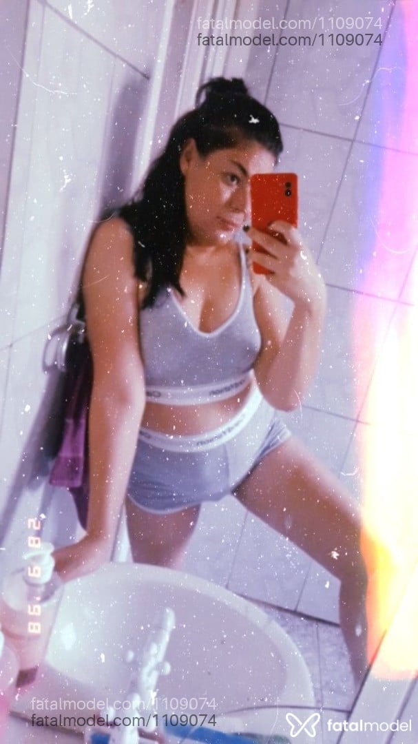 Acompanhante mulher trans morena (o) de olhos castanhos - Roberta Lopes