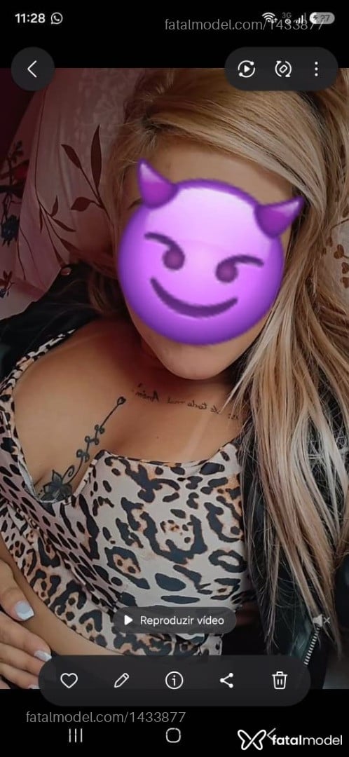 Acompanhante mulher loira (o) de olhos castanhos - Rebeca