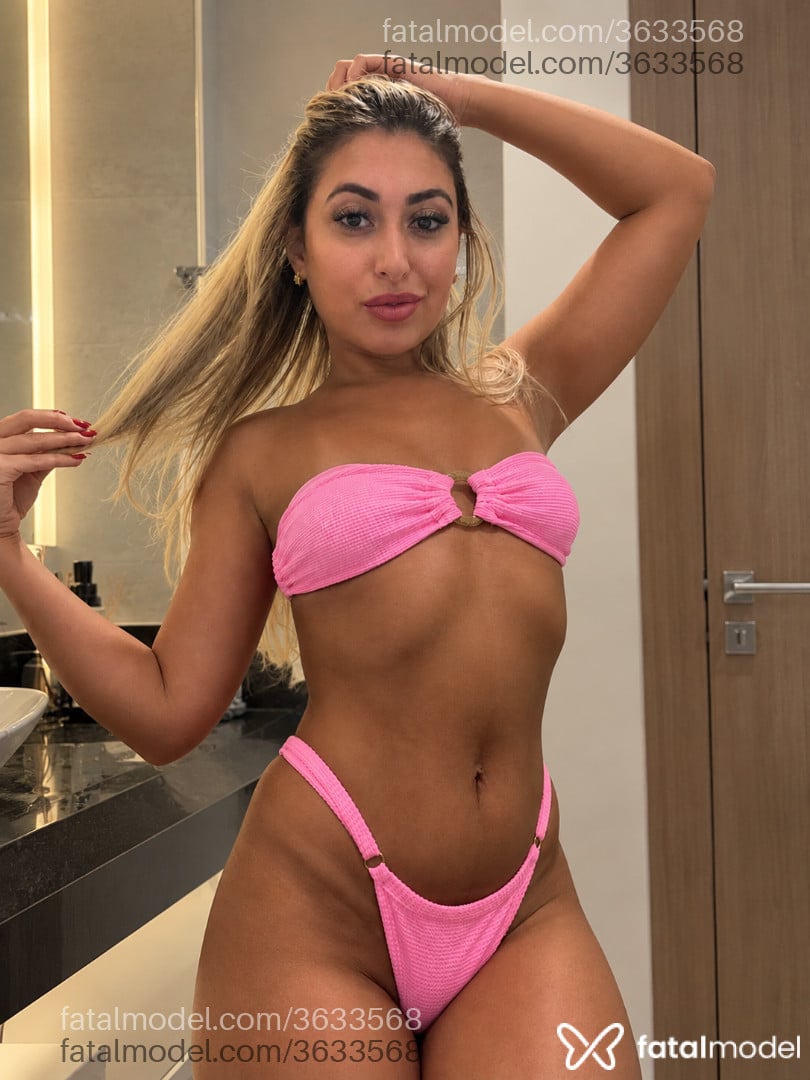 Acompanhante mulher loira (o) de olhos castanhos - Antonella Fox