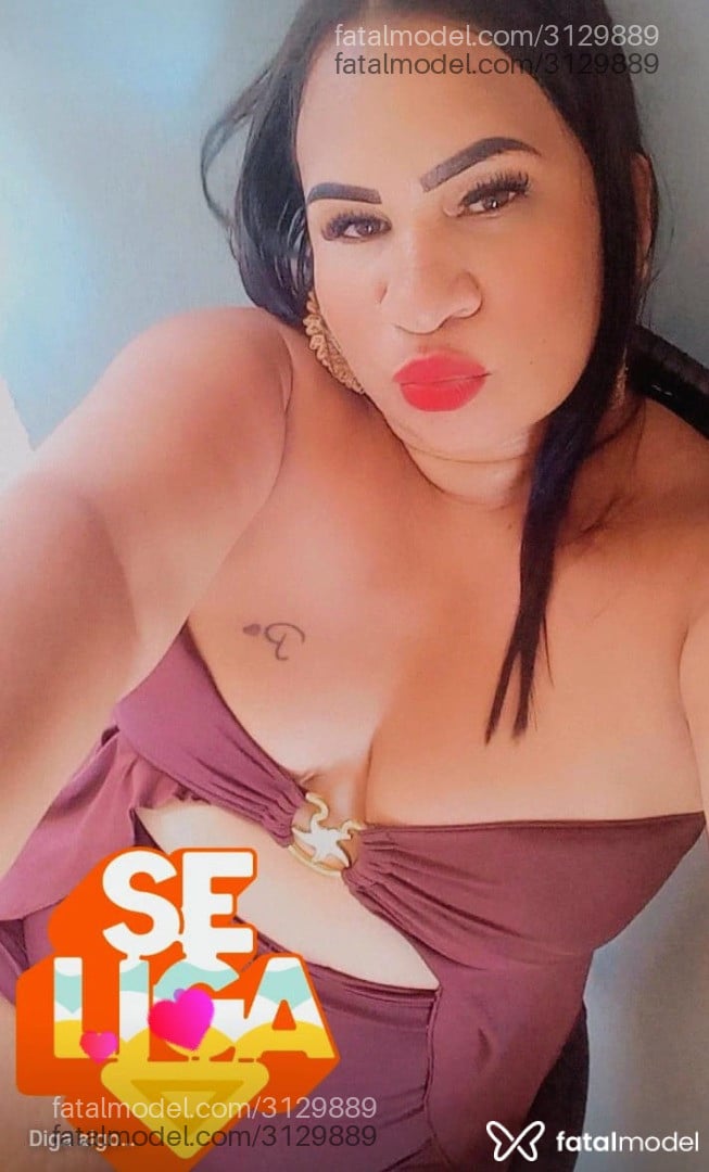 Acompanhante mulher com cabelo castanho de olhos castanhos - Rayane