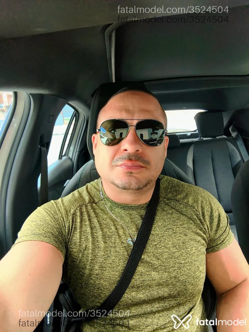 Acompanhante homem morena (o) de olhos pretos - Eduardo