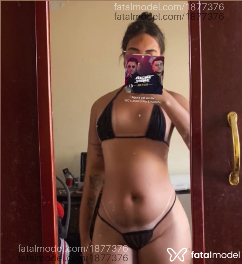 Acompanhante mulher trans com cabelo castanho de olhos castanhos - Kyara Swanepoel