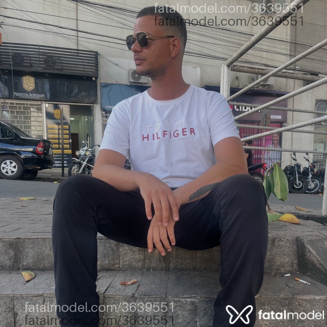 Acompanhante homem morena (o) de olhos castanhos - Harder Bomb Acompanhante homem morena (o) de olhos castanhos - Harder Bomb