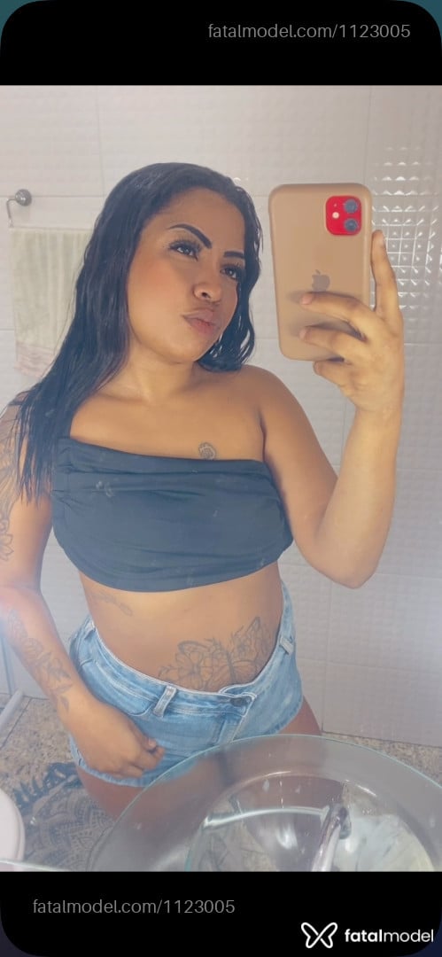 Acompanhante mulher morena (o) de olhos castanhos - Karol