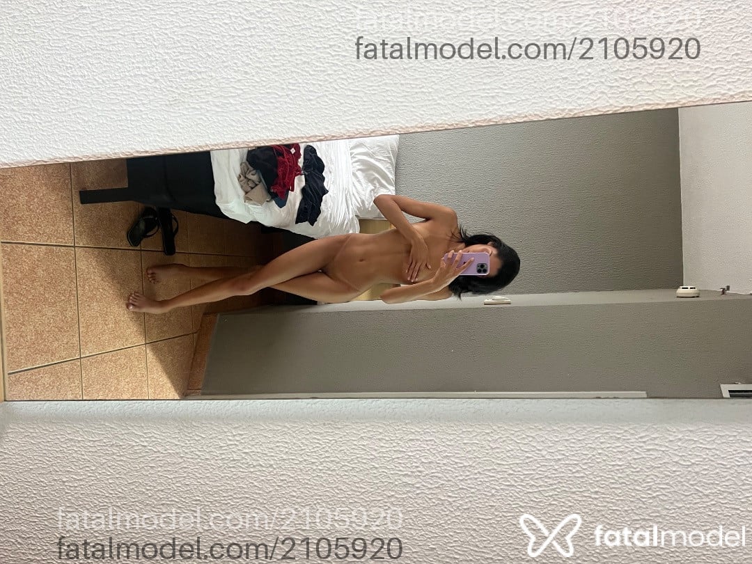 Acompanhante mulher com cabelo castanho de olhos castanhos - Taisa Gatti