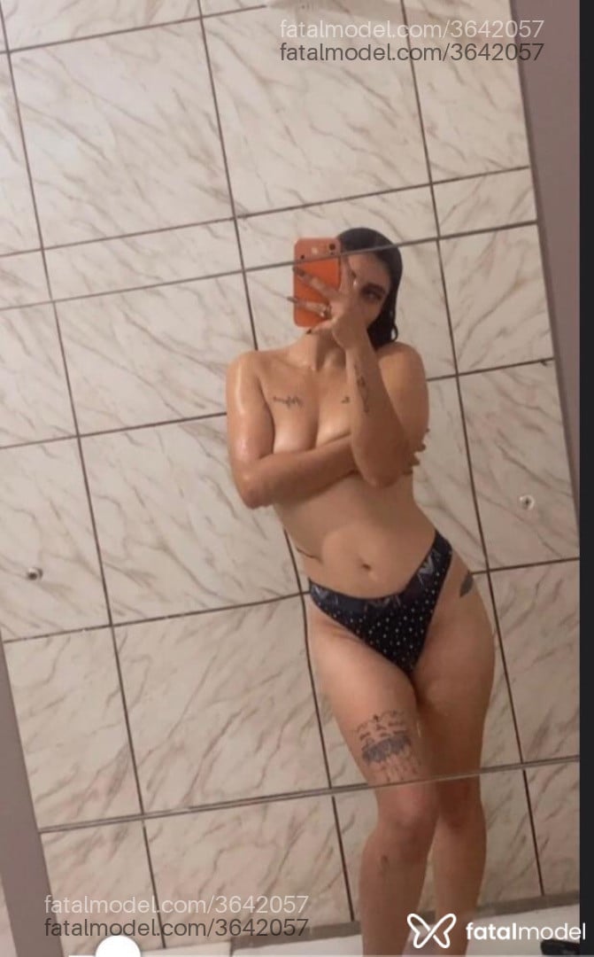 Acompanhante mulher morena (o) de olhos verdes - Bella Ricci
