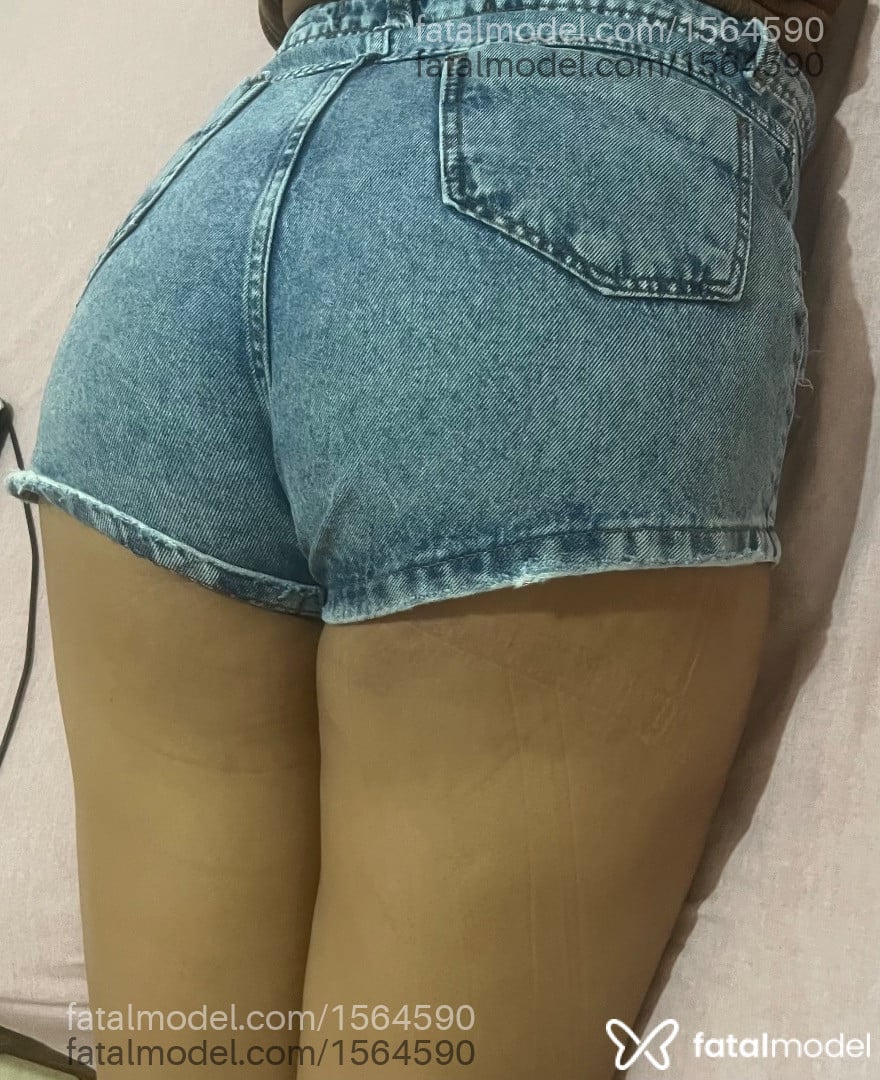 Acompanhante mulher morena (o) de olhos castanhos - Isabela