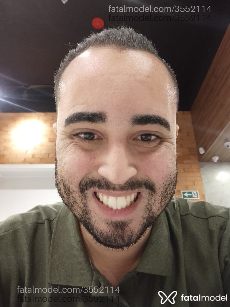 Acompanhante homem morena (o) de olhos castanhos - Rays