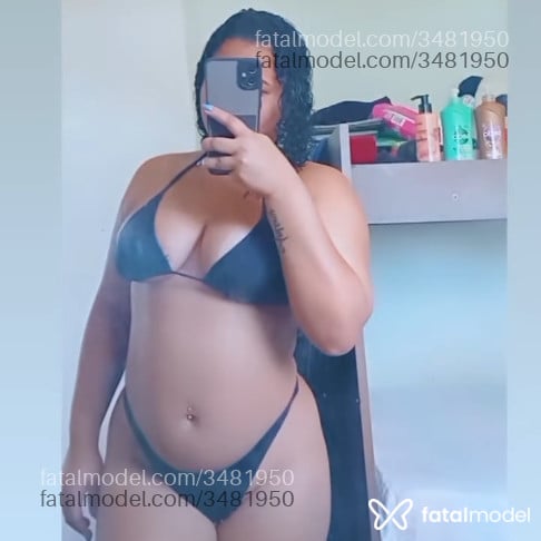 Acompanhante mulher morena (o) de olhos verdes - Soll