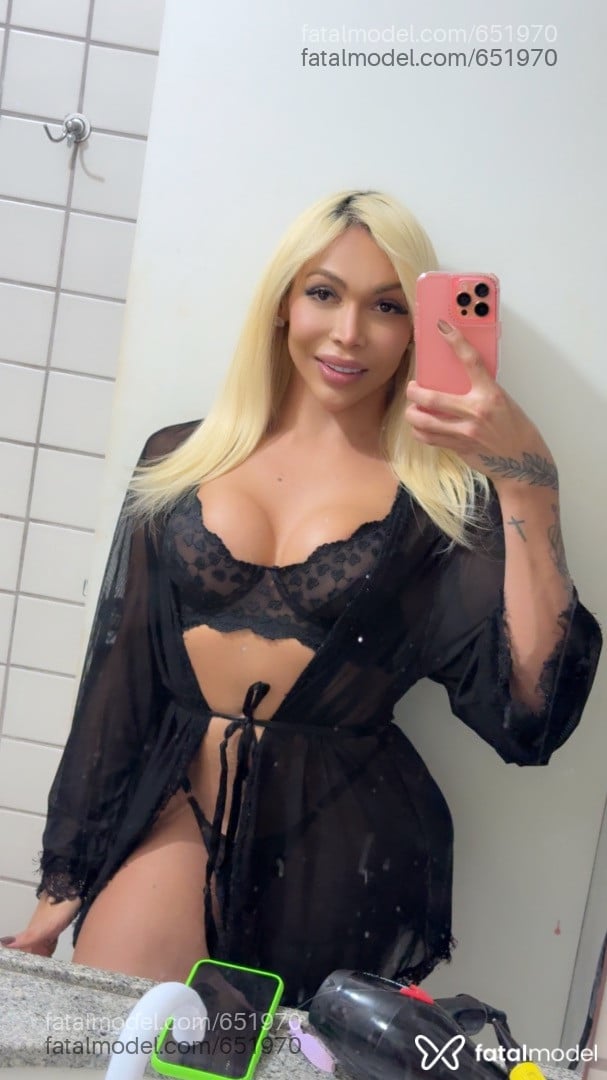 Acompanhante travesti loira (o) de olhos castanhos - THAMARA