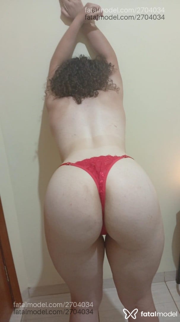 Acompanhante mulher com cabelo castanho de olhos verdes - Ana Medeiros