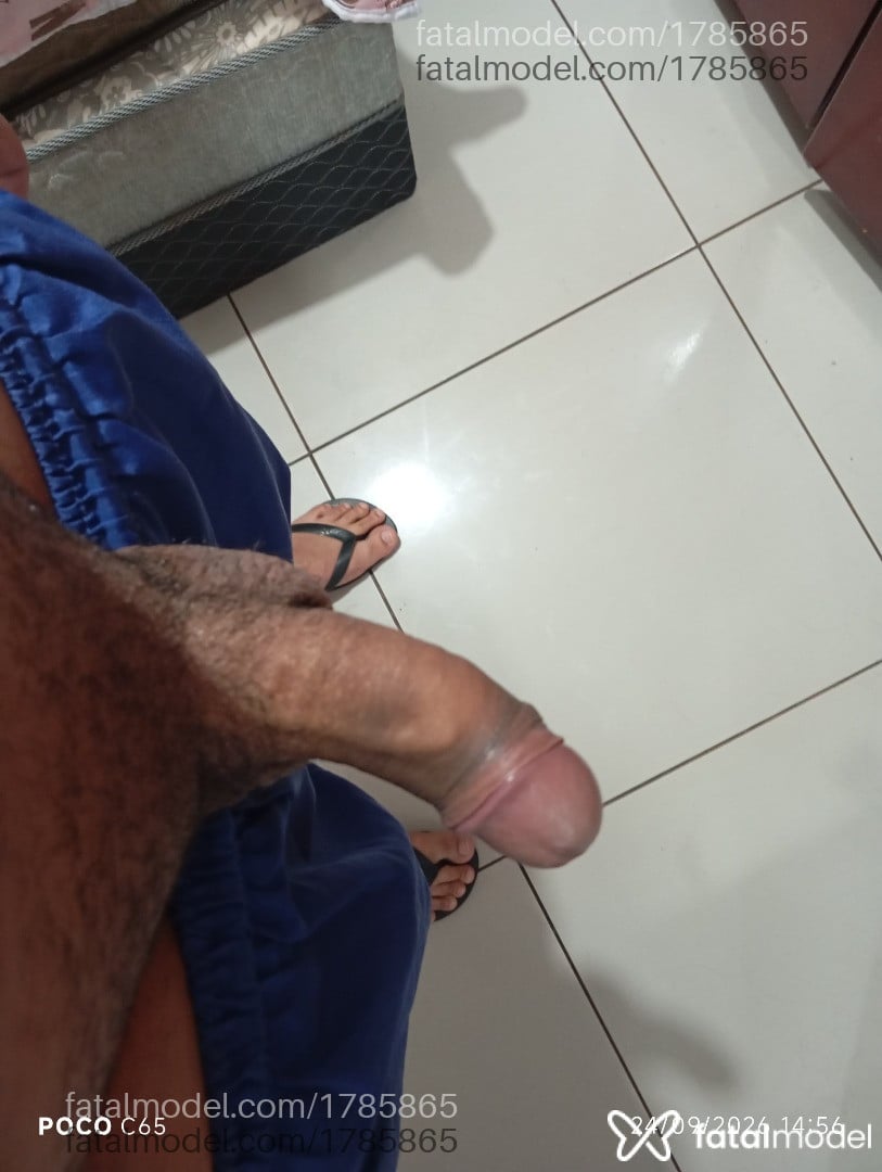 Acompanhante homem com cabelo castanho de olhos castanhos - Ricardo