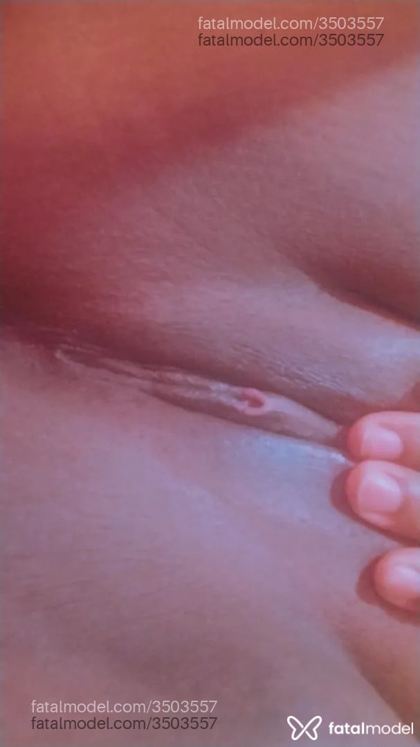 Acompanhante mulher morena (o) de olhos pretos - Bruna Gabriela