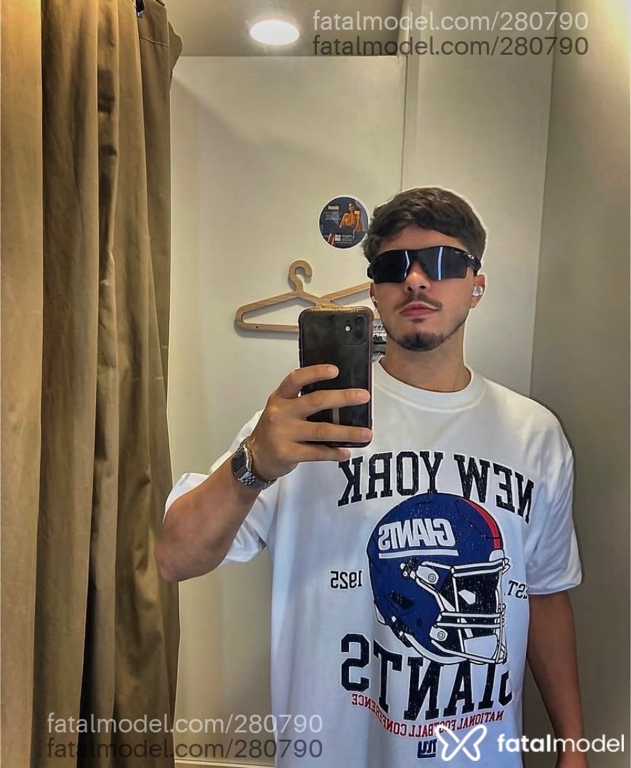 Acompanhante homem loira (o) de olhos verdes - Gaell