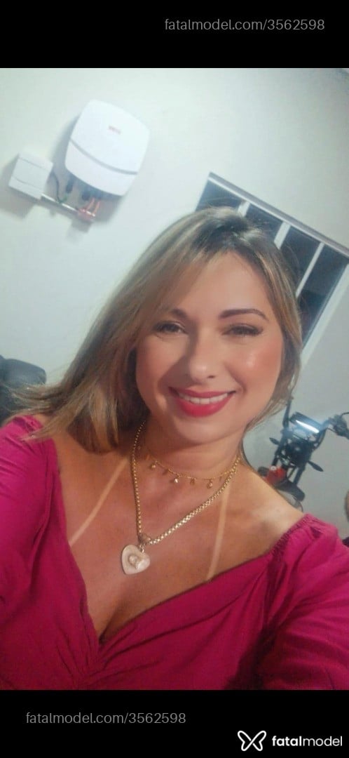 Acompanhante mulher loira (o) de olhos castanhos - Sedutoratesuda