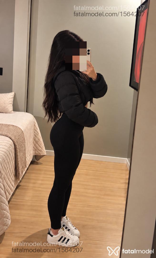 Acompanhante mulher morena (o) de olhos pretos - Maitê