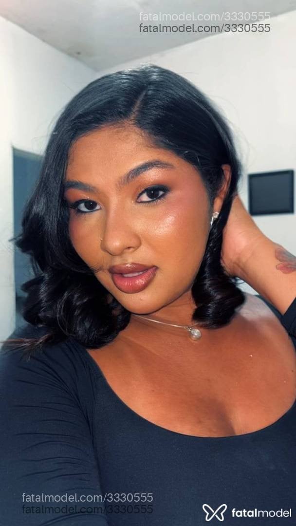 Acompanhante mulher com cabelo castanho de olhos castanhos - Paloma Garcia